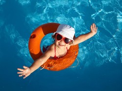 9 Hotel di Surabaya dengan Fasilitas Kolam Renang Rooftop