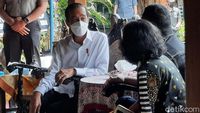 Jokowi Melayat Ibunda Hasto Kristiyanto