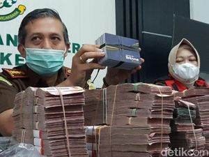 Kejari Purwokerto Ungkap Penyelewengan Rp 1,9 M Dana Bantuan COVID-19 Kejari Purwokerto Ungkap Penyelewengan Rp 1,9 M Dana Bantuan COVID-19