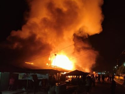 Potret Kebakaran 52 Ruko di Pasar Kampar hingga Tewaskan Pasutri