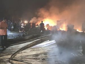 Kebakaran Pasar Tradisional di Kampar Riau, 52 Ruko-7 Kios Hangus Kebakaran Pasar Tradisional di Kampar Riau, 52 Ruko-7 Kios Hangus