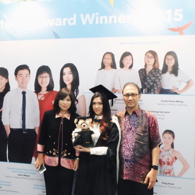 Kelulusan Isyana Sarasvati/instagram.com/isyanasarasvati