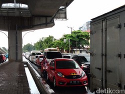 Sejumlah Jalan Protokol di Makassar Banjir, Lalu Lintas Macet Parah!