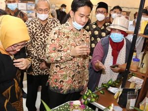 Didampingi Gibran, Menaker Resmikan Barista Jamu di BLK Surakarta