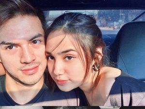 10 Pasangan Artis Berawal dari Cinlok & Langgeng, Ada yang Sampai Dilamar 10 Pasangan Artis Berawal dari Cinlok & Langgeng, Ada yang Sampai Dilamar