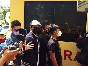Pembukaan Restoran Rizky Billar yang Berujung di Kepolisian Pembukaan Restoran Rizky Billar yang Berujung di Kepolisian