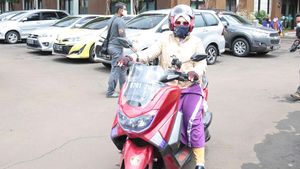 7 Potret Rohimah Ngegas ke Sidang Cerai