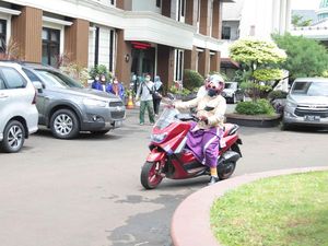Kabar Rohimah eks Kiwil: Patah Kaki, Ibu Meninggal dan Anak Nunggak SPP Kabar Rohimah eks Kiwil: Patah Kaki, Ibu Meninggal dan Anak Nunggak SPP