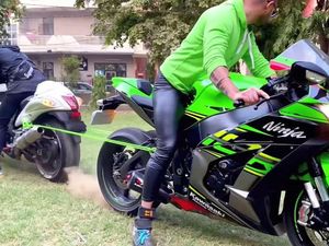 Iseng, ZX-10R Vs Hayabusa Diadu Tarik Tambang