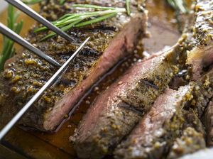 7 Cara Mengurangi Konsumsi Daging yang Gampang Ditiru