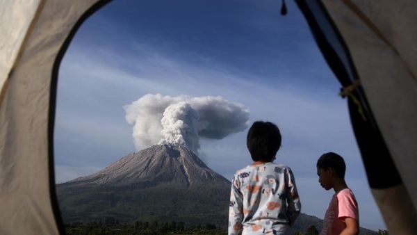 Gunung Sinabung Erupsi Lagi