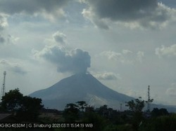 Gunung Sinabung Kembali Erupsi, Tinggi Kolom Abu Capai 500 Meter