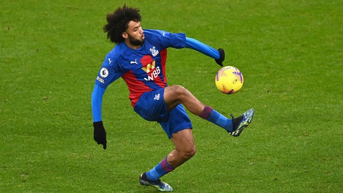NEWCASTLE UPON TYNE, ENGLAND - FEBRUARY 02: Jairo Riedewald of Crystal Palace in action during the Premier League match between Newcastle United and Crystal Palace at St. James Park on February 02, 2021 in Newcastle upon Tyne, England. Sporting stadiums around the UK remain under strict restrictions due to the Coronavirus Pandemic as Government social distancing laws prohibit fans inside venues resulting in games being played behind closed doors. (Photo by Stu Forster/Getty Images)