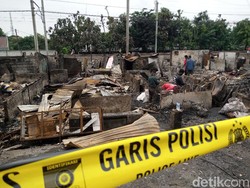 Cerita Pilu Pemilik Lapak Barang Bekas di Bekasi Saat Kebakaran