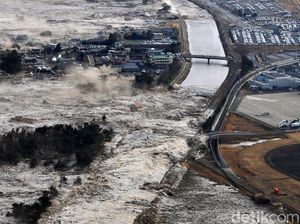 Melihat Lagi Bencana Tsunami Jepang 10 Tahun Lalu