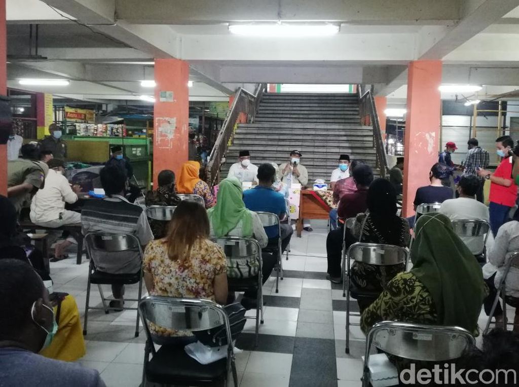 PKL Kota Pasuruan Curhat ke Gus Ipul, Minta Pelonggaran Batas Waktu Jualan PKL Kota Pasuruan Curhat ke Gus Ipul, Minta Pelonggaran Batas Waktu Jualan