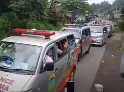 Rombongan Ambulans Angkut Pasien Corona Klaster Senam di Tasik