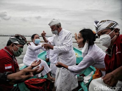 Umat Hindu Cilincing Gelar Ritual Melasti di Tengah Pandemi