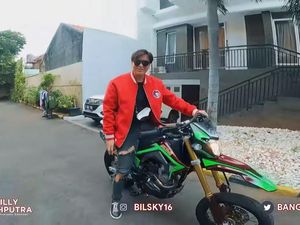 Klarifikasi Billy Syahputra Dapat Mobil dan Motor dari Keluarga di Ultah ke-33 Klarifikasi Billy Syahputra Dapat Mobil dan Motor dari Keluarga di Ultah ke-33