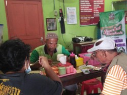 Camat di Blitar Bikin Konsep Keren, Bersedekah Sekaligus Putar Roda Ekonomi