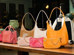 Perdana, Coach Hadirkan Koleksi Tas Kulit Hasil Pewarnaan Alami