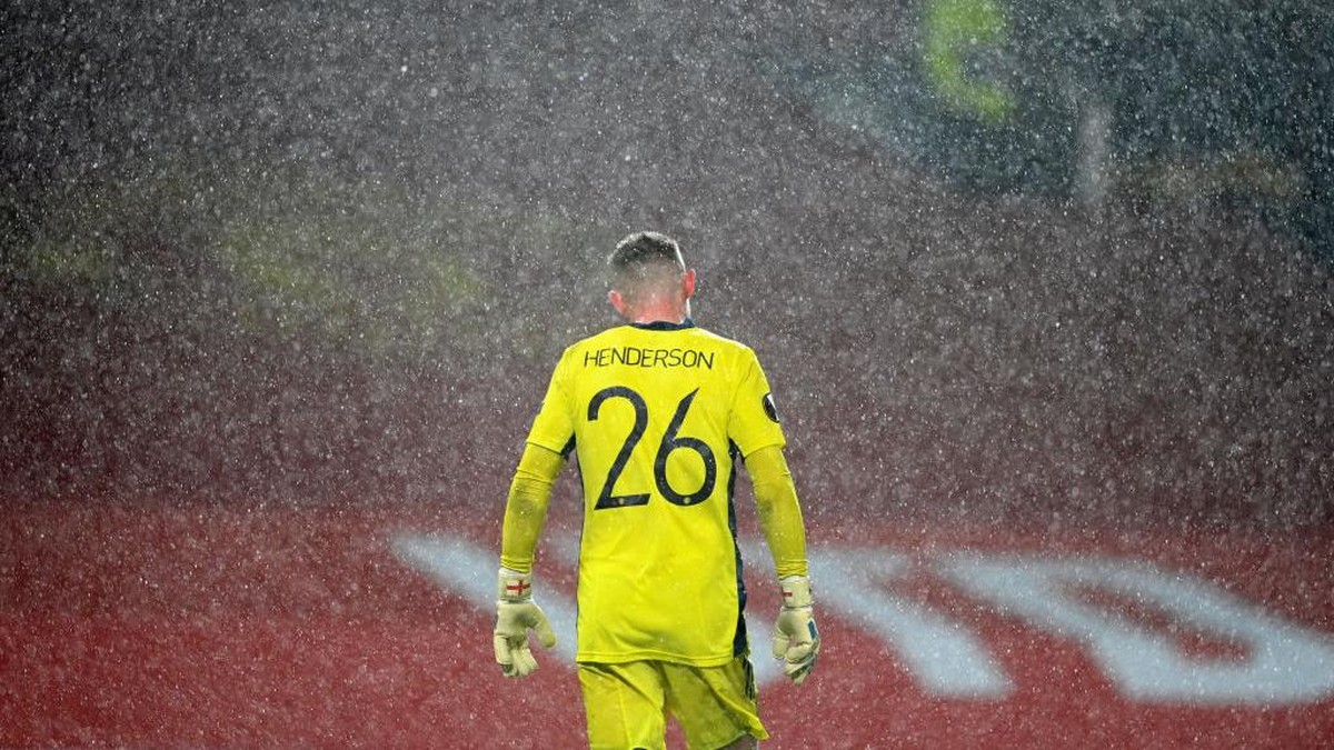 Kiper Manchester United, Dean Henderson. (Foto: Laurence Griffiths/Getty Images)
