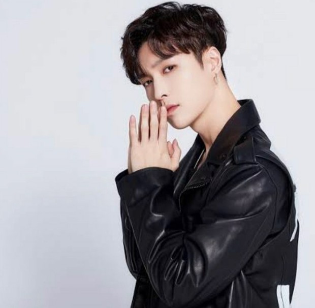 Foto: Lay EXO/instagram.com/young_lex18 Dituduh Menjiplak, Young Lex Berikan Klarifikasi