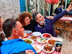 Israel Izinkan Rombongan Turis yang Telah Divaksin Berlibur ke Negaranya