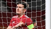 Usai laga, Harry Maguire mengaku bingung sendiri bisa-bisanya membuang peluang emas tersebut. (Foto: Getty Images/Laurence Griffiths)