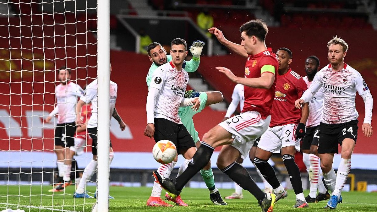 Harry Maguire gagal mencetak gol dar jarak sedekat ini. (Foto: Getty Images/Laurence Griffiths)