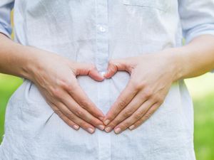 12 Gejala Hamil Muda yang Perlu Wanita Ketahui 12 Gejala Hamil Muda yang Perlu Wanita Ketahui