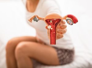 Bisa Terjadi di Usia 20-an, Kenali 4 Ciri Wanita Alami Turun Peranakan Bisa Terjadi di Usia 20-an, Kenali 4 Ciri Wanita Alami Turun Peranakan