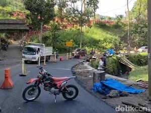 Jalur Batu-Kediri yang Sempat Ambles Kini Sudah Bisa Dilalui Jalur Batu-Kediri yang Sempat Ambles Kini Sudah Bisa Dilalui