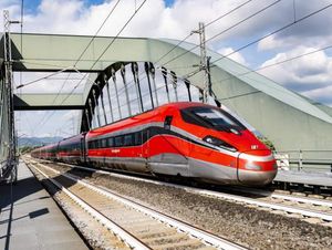 Italia Luncurkan Kereta Api Bebas COVID-19