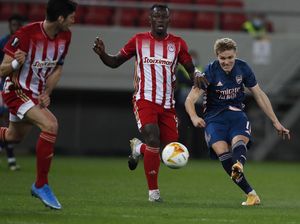 Turun Minum, Arsenal Unggul 1-0 atas Olympiakos