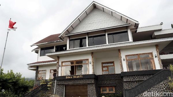 Melihat Tempat Peristirahatan Bung Karno di Selecta Malang