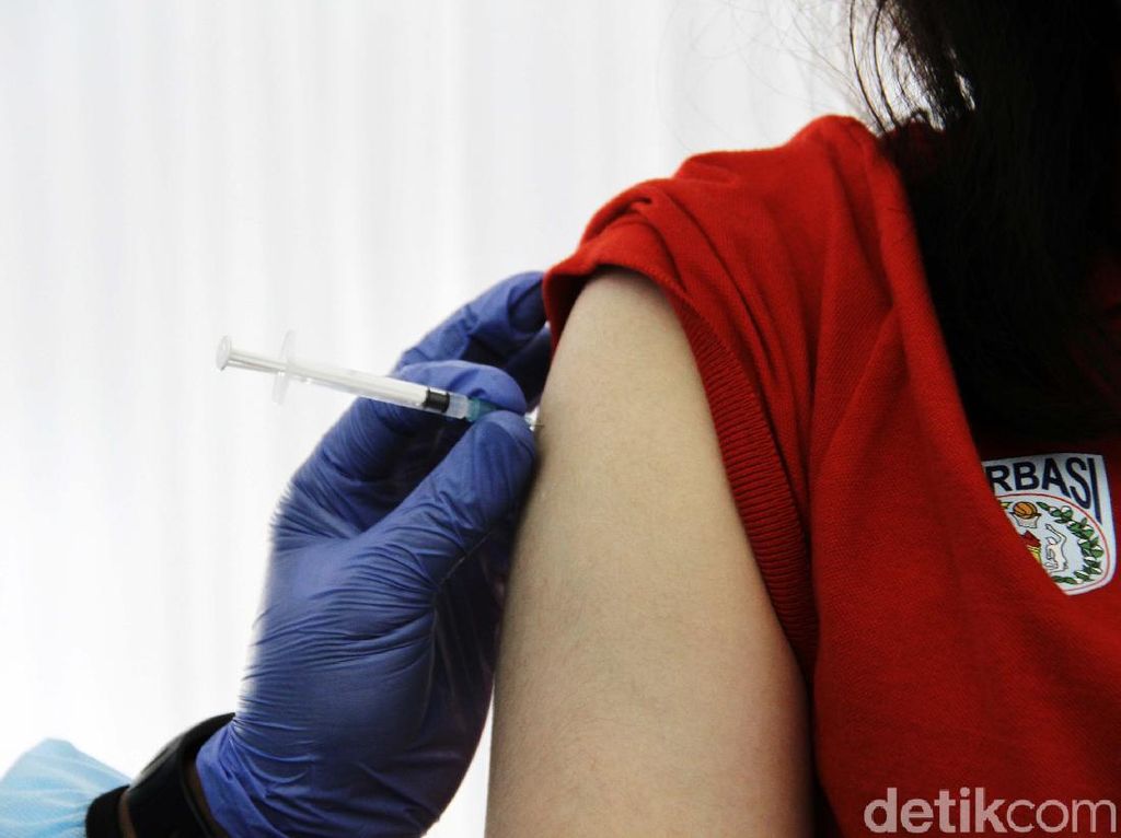 Update Vaksinasi COVID-19 Per 7 April: Penerima Dosis 1 Sudah Tembus 9 Juta