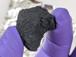 Batu Meteor Jatuh di Inggris, Terkait Pembentukan Tata Surya 4,6 Miliar Tahun