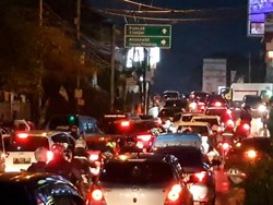 Ruas Jalan Jakarta - Puncak Sempat Alami Kepadatan