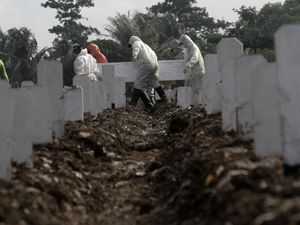 Di Tengah Vaksinasi, Virus Corona-Mutasinya Masih Ancam Indonesia