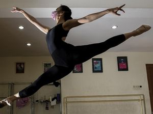 Berlatih Balet Tatap Muka di Masa Pandemi