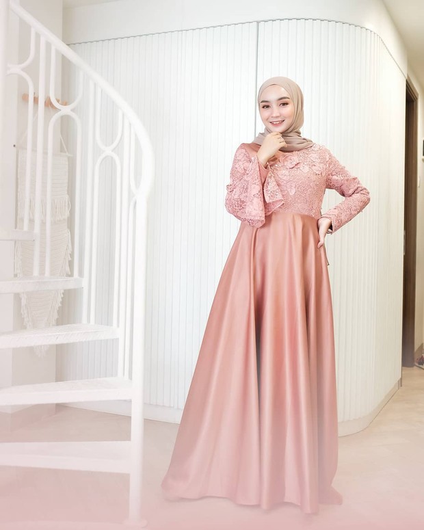 Dress lengan lonceng
