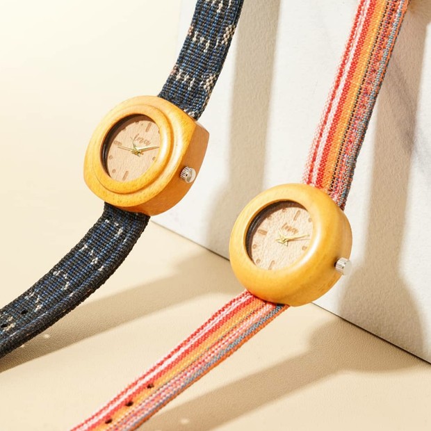 jam tangan kayu Ina watch (sumber : instagram.com/inawatch.id) jam tangan kayu Ina watch (sumber : instagram.com/inawatch.id)