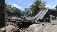Jembatan di Nganjuk Rusak Imbas Arus Deras Banjir