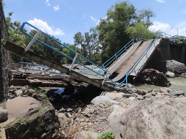 Jembatan di Nganjuk Rusak Imbas Arus Deras Banjir