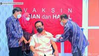 Momen Sultan Yogya Disuntik Vaksin COVID-19