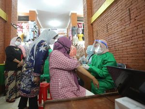 Wali Kota Mojokerto Gelar Vaksinasi Tahap 2 ke 3.520 Pedagang Pasar
