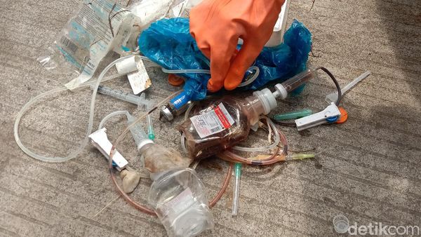 Penampakan Limbah Medis di Area Sawah Kudus