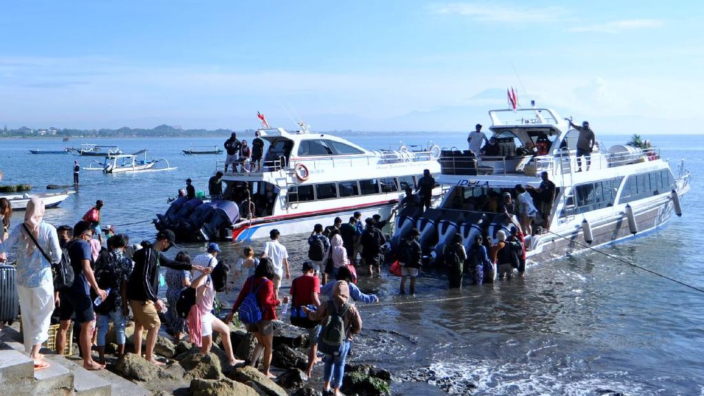 Momen Penyebrangan Kapal Cepat Jelang Nyepi di Bali