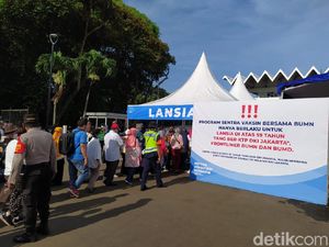 Akhirnya! Sentra Vaksinasi di Istora Dibuka untuk Lansia Luar DKI